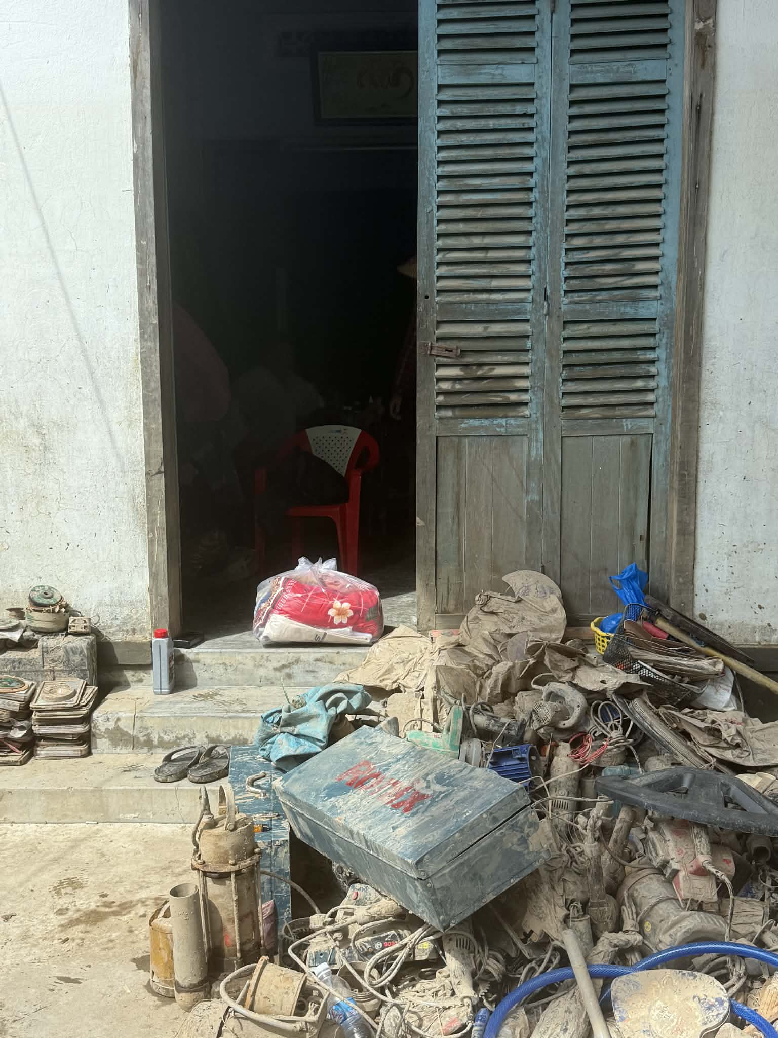 ngôi nhà có mẹ mới sinh